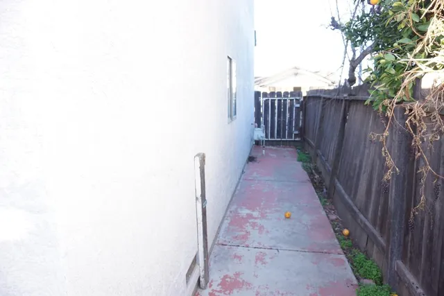 $429,900 | 1016 Lombardy Drive, Modesto, CA 95351