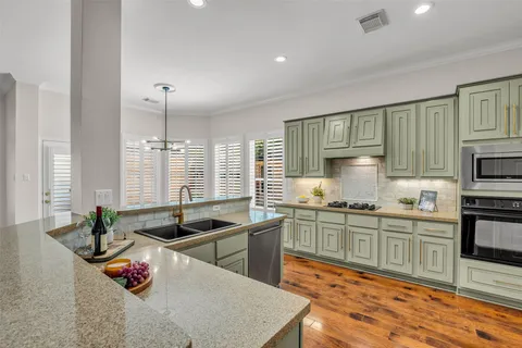 $679,000 | 26 Dove Trace Circle, The Woodlands, TX 77382