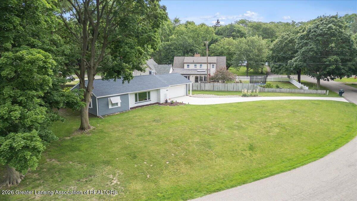 2176 Iroquois Road Okemos, MI 48864 - Photo 34 of 43 10-Media Jett - 09
