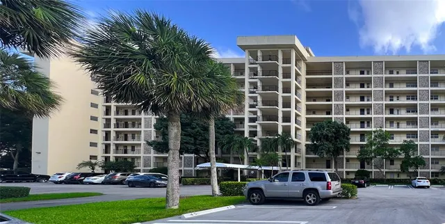 $1,975 | 3050 North Palm Aire Drive, Unit 602, Pompano Beach, FL 33069