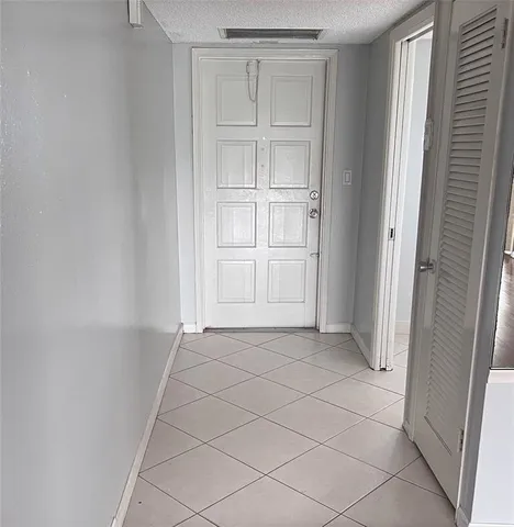 $1,975 | 3050 North Palm Aire Drive, Unit 602, Pompano Beach, FL 33069