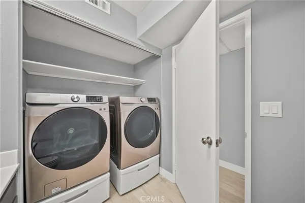 $399,997 | 27949 Tyler Lane, Unit 355, Canyon Country, CA 91387