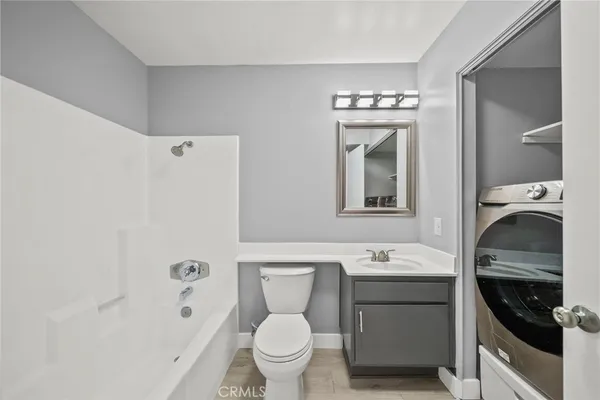 $399,997 | 27949 Tyler Lane, Unit 355, Canyon Country, CA 91387