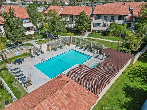 $399,997 | 27949 Tyler Lane, Unit 355, Canyon Country, CA 91387