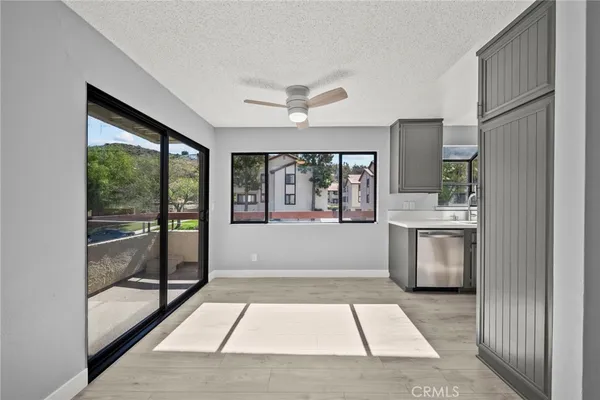$399,997 | 27949 Tyler Lane, Unit 355, Canyon Country, CA 91387