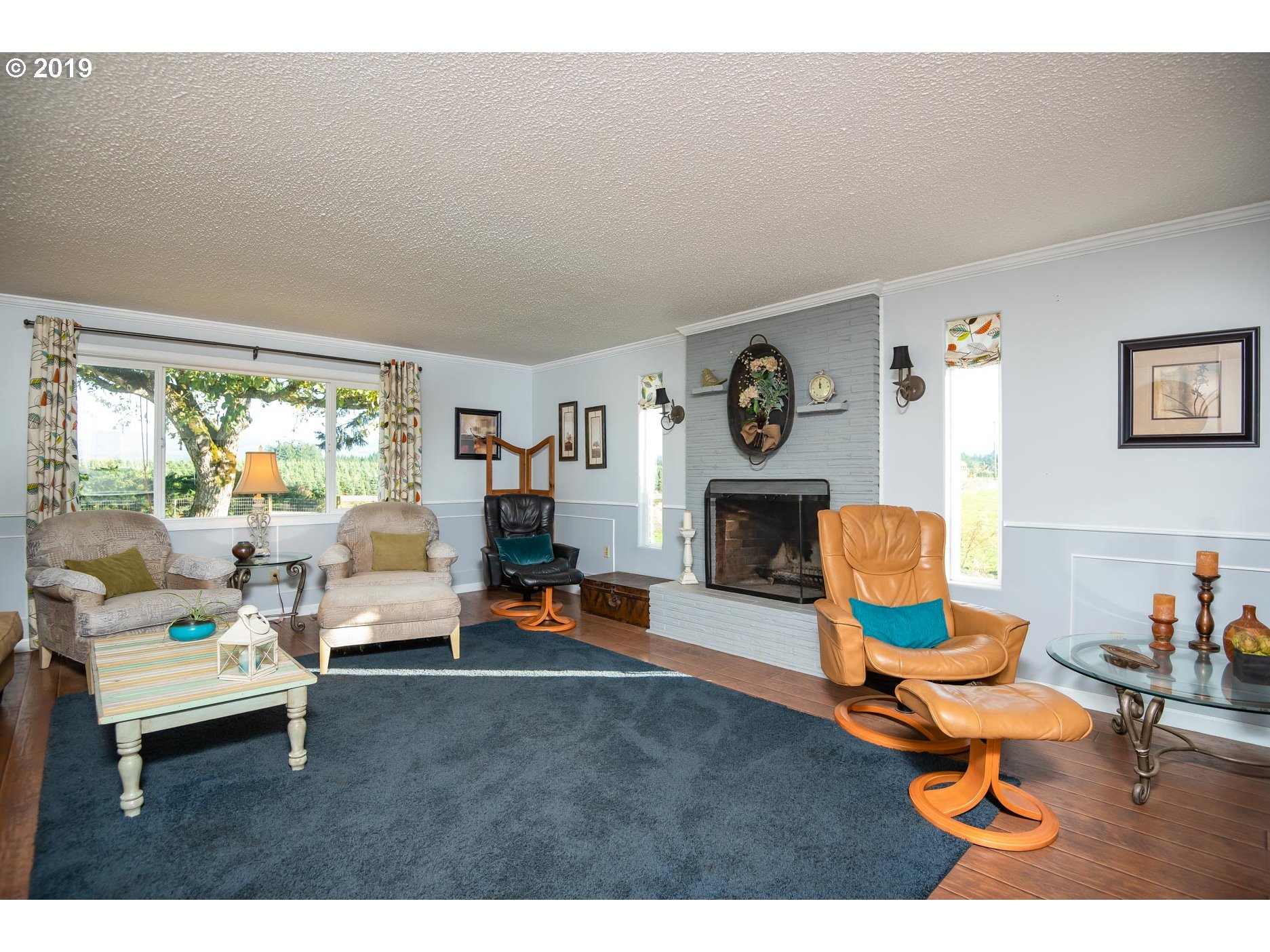 34499 Southeast Divers Road Estacada, OR 97023 - Photo 3 of 32 Living Room