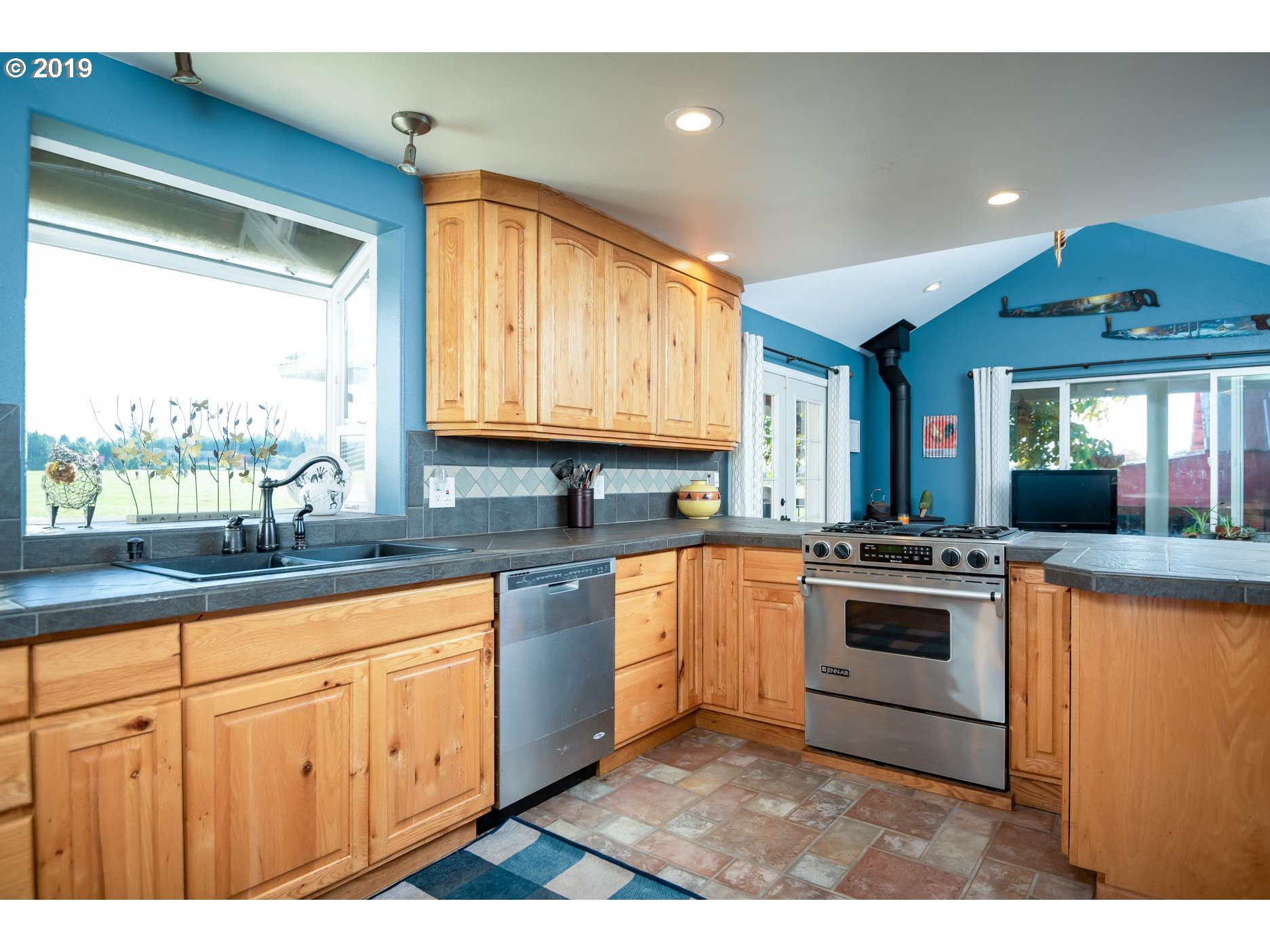 34499 Southeast Divers Road Estacada, OR 97023 - Photo 8 of 32 Kitchen