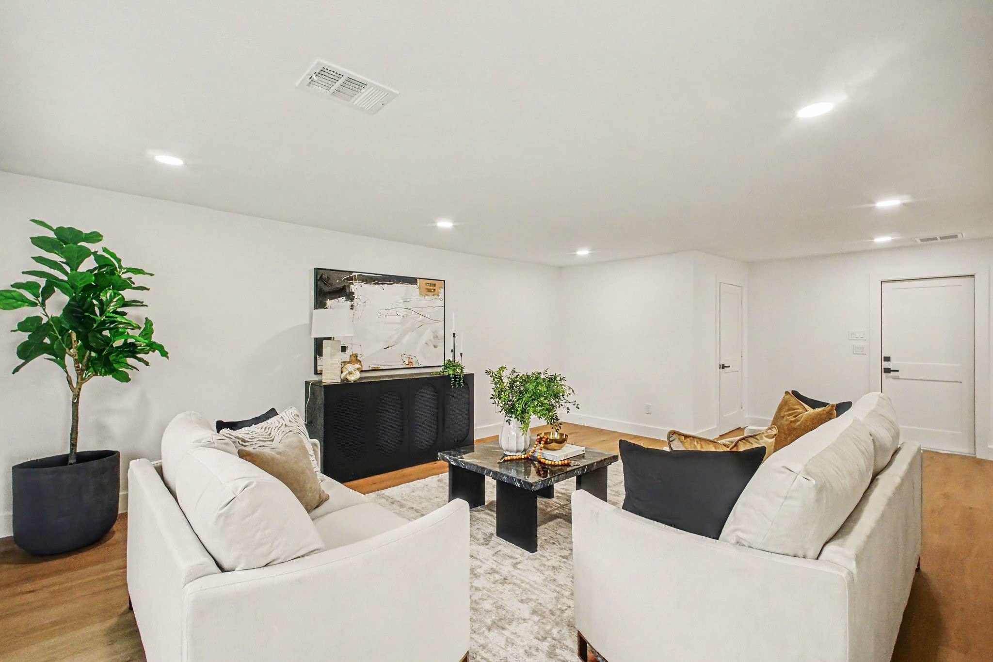 5443 Redstart Street Houston, TX 77096 - Photo 16 of 36