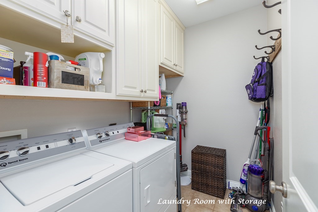 298 Spring Creek Drive Nacogdoches, TX 75965 - Photo 30 of 45 a utility room with dryer and washer