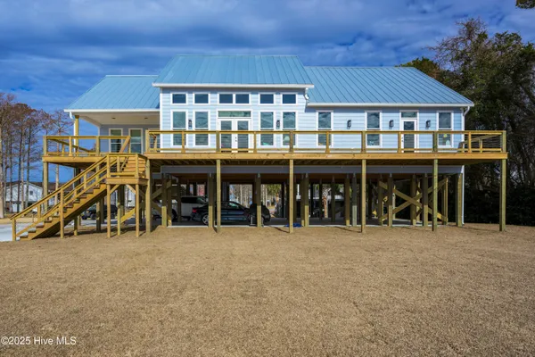 $470,000 | 30 Paradox Point Drive, Aurora, NC 27806