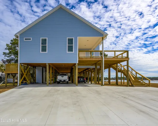 $455,000 | 30 Paradox Point Drive, Aurora, NC 27806