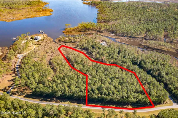 $470,000 | 30 Paradox Point Drive, Aurora, NC 27806