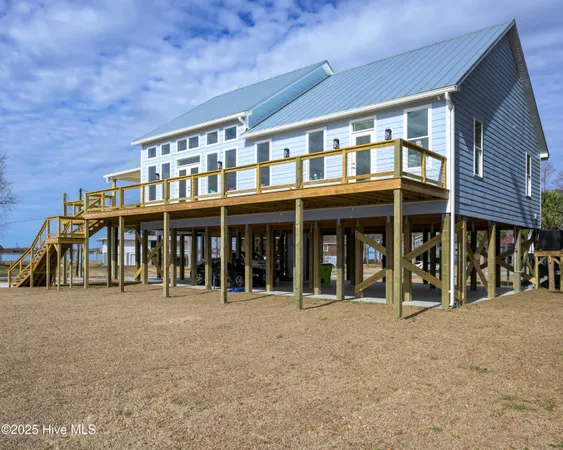$470,000 | 30 Paradox Point Drive, Aurora, NC 27806