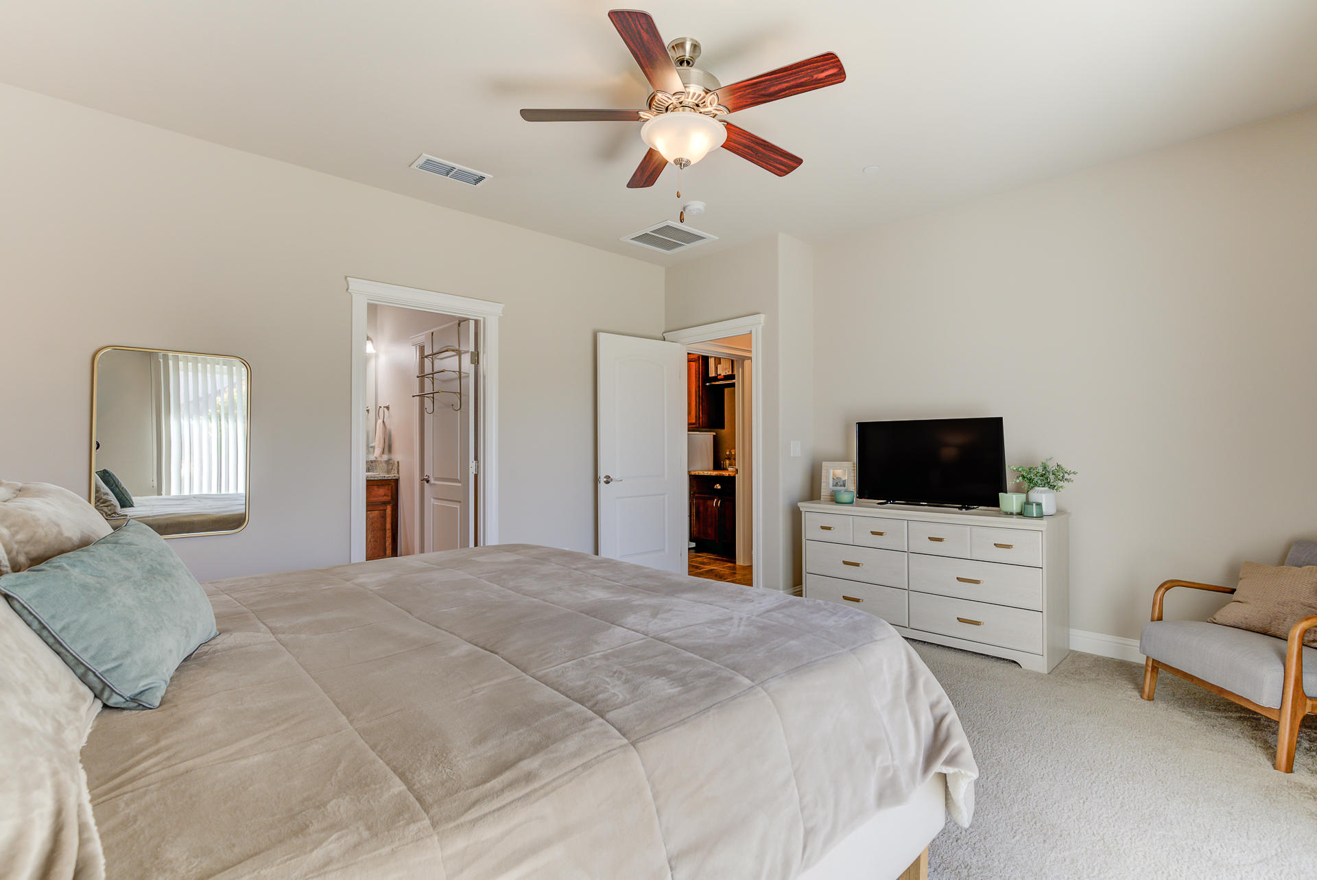 5566 Muir Peak Road Redding, CA 96002 - Photo 17 of 30 5566MuirPlace_003
