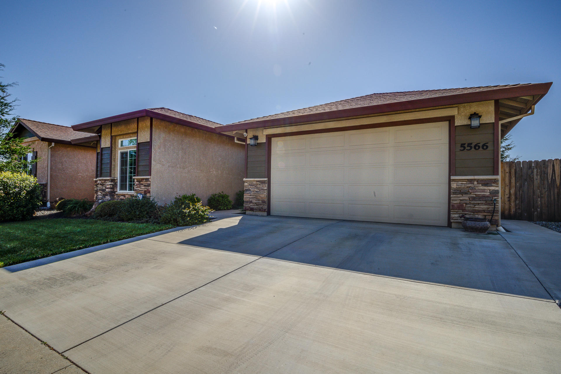 5566 Muir Peak Road Redding, CA 96002 - Photo 2 of 30 5566MuirPlace_030