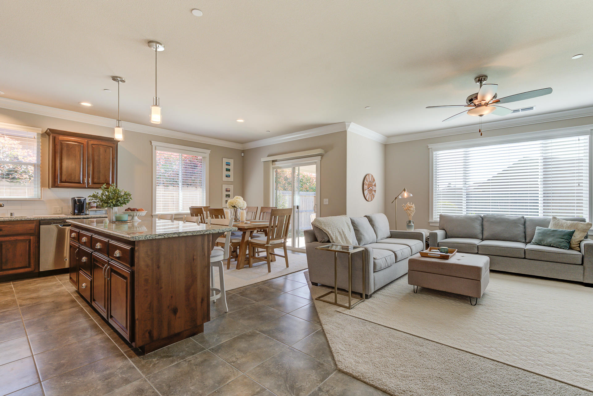 5566 Muir Peak Road Redding, CA 96002 - Photo 4 of 30 5566MuirPlace_015