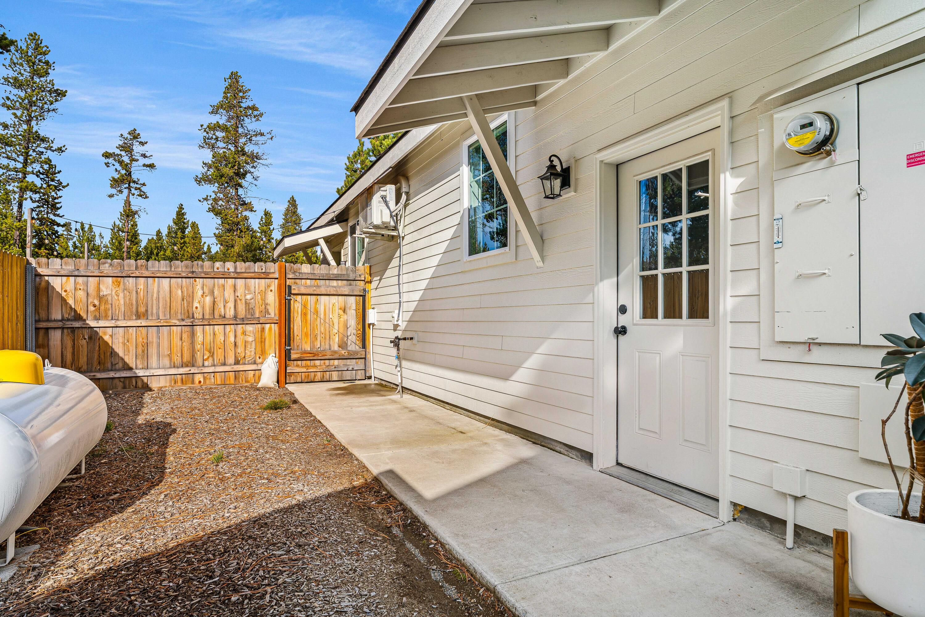 17189 Covina Road Bend, OR 97707 - Photo 30 of 81 21-Exterior