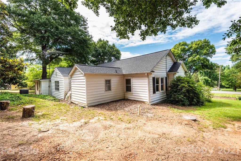 702 Robinson-Clemmer Road Dallas, NC 28034 - Photo 11 of 48 Gallery Image 11