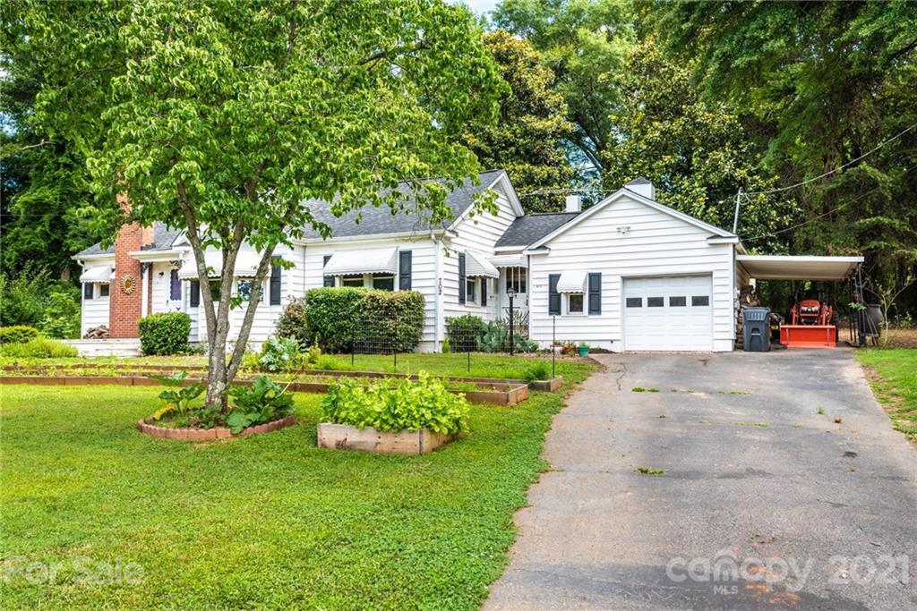 702 Robinson-Clemmer Road Dallas, NC 28034 - Photo 3 of 48 Gallery Image 3