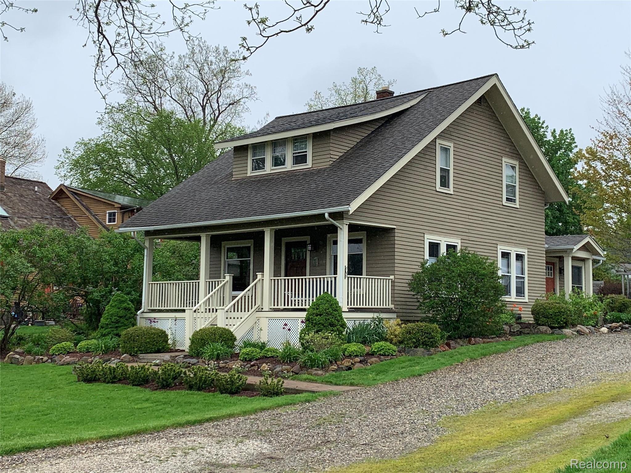 971 Runyon Road Rochester, MI 48306 - Photo 2 of 41 IMG_6721.jpg