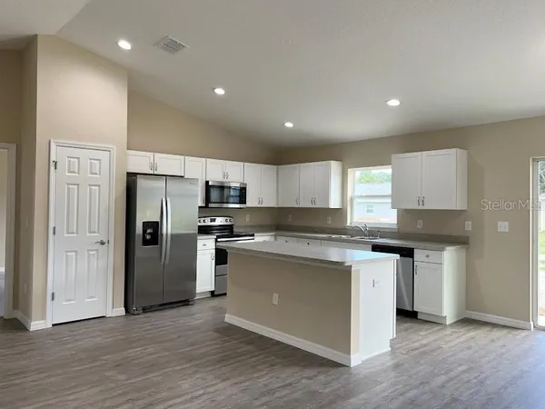 $1,700 | 13669 Southwest 113th Place, Dunnellon, FL 34432