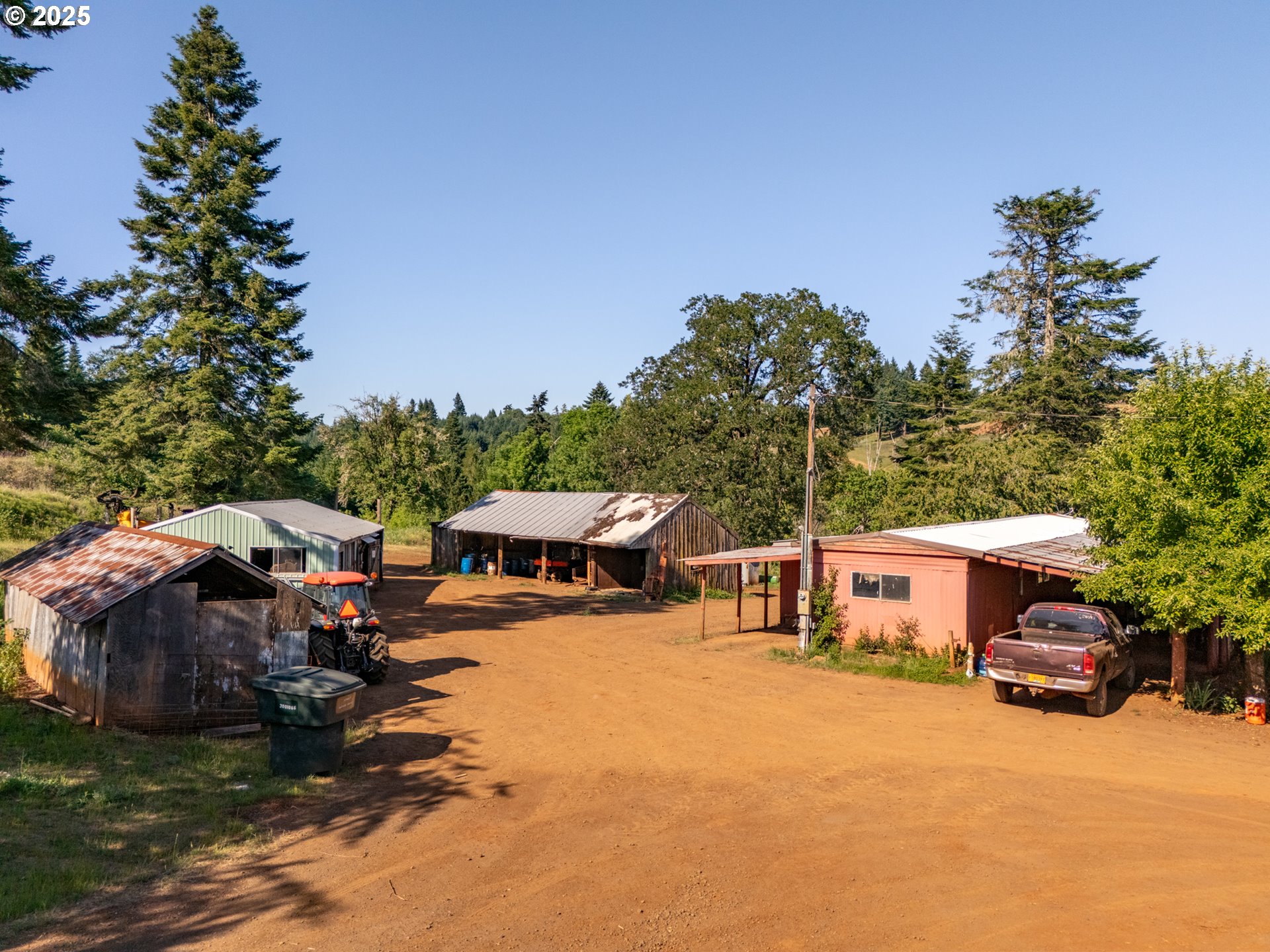 1066 Red Hill Road Oakland, OR 97462 - Photo 13 of 48