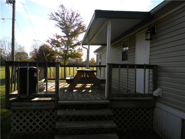 4597 Albright Road Clarksville, TN 37043 - Photo 14 of 20 Picnic table stays...great outdoor space.