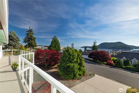 $850,000 | 5012 MacBeth Drive, Anacortes, WA 98221