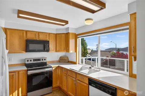 $850,000 | 5012 MacBeth Drive, Anacortes, WA 98221
