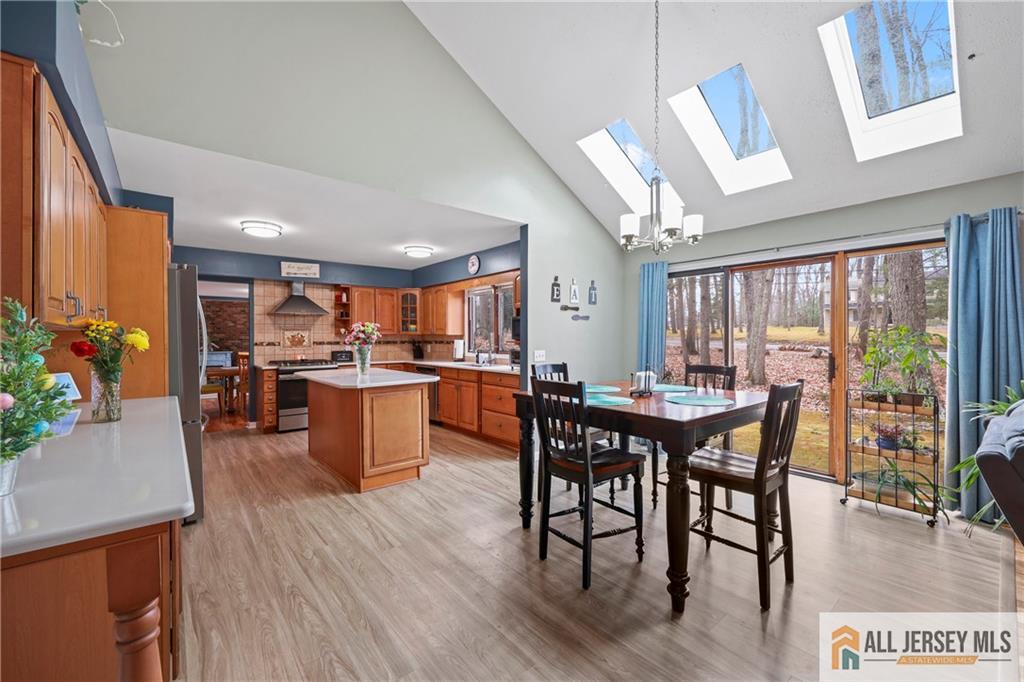 176 Stonehill Road Freehold, NJ 07728 - Photo 12 of 44