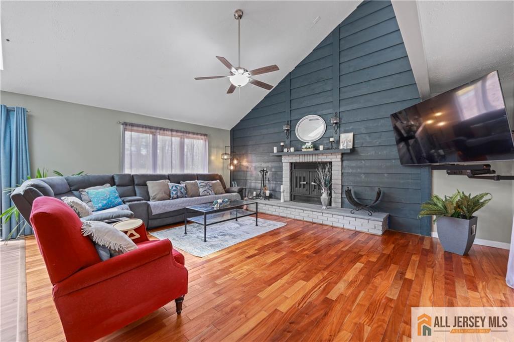 176 Stonehill Road Freehold, NJ 07728 - Photo 13 of 44