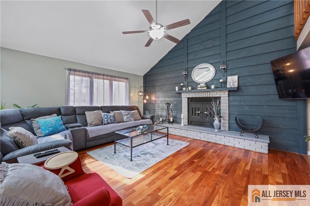 176 Stonehill Road Freehold, NJ 07728 - Photo 14 of 44