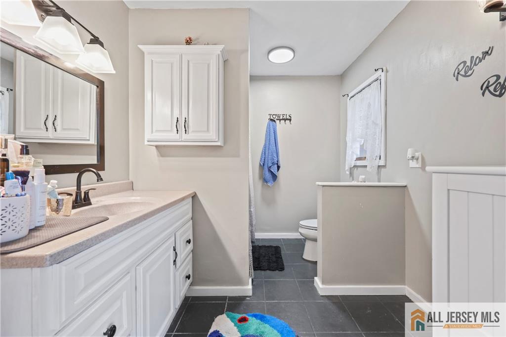 176 Stonehill Road Freehold, NJ 07728 - Photo 31 of 44