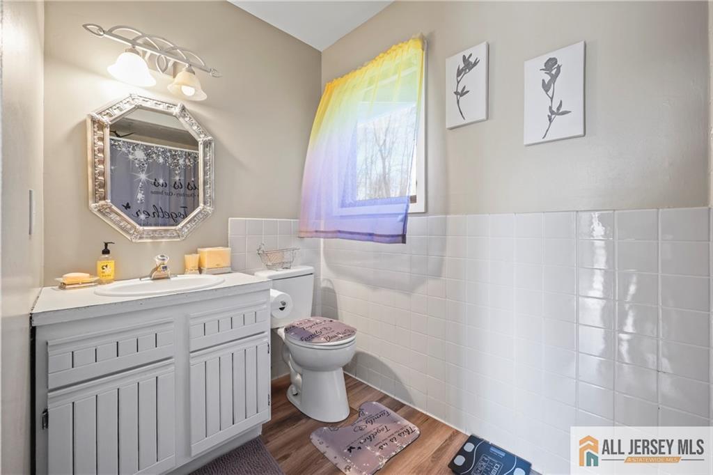 176 Stonehill Road Freehold, NJ 07728 - Photo 35 of 44