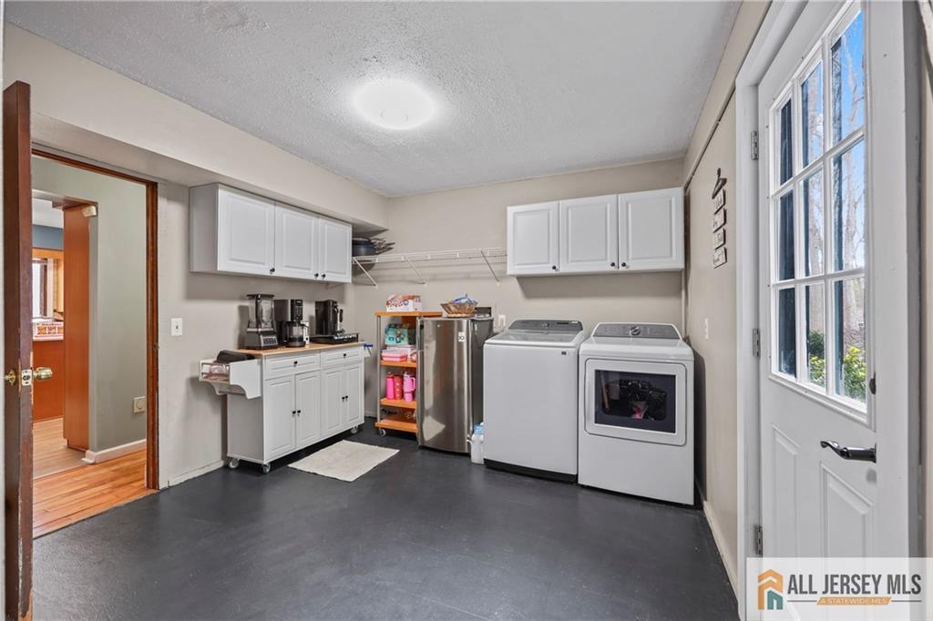 176 Stonehill Road Freehold, NJ 07728 - Photo 37 of 44