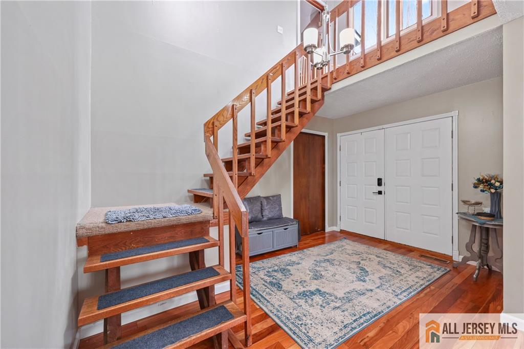 176 Stonehill Road Freehold, NJ 07728 - Photo 4 of 44