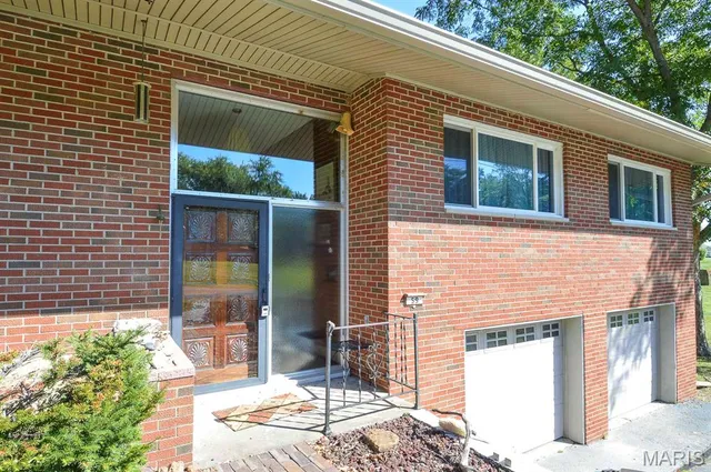 $192,920 | 59 Lake Shore Drive, Troy, IL 62294