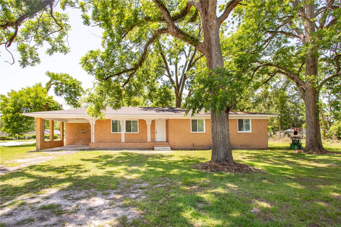 201 Washington Avenue Waycross, GA 31503 - Photo 1 of 30