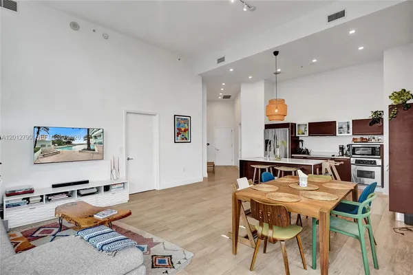 $4,400 | 1900 North Bayshore Drive, Unit 816, Miami, FL 33132