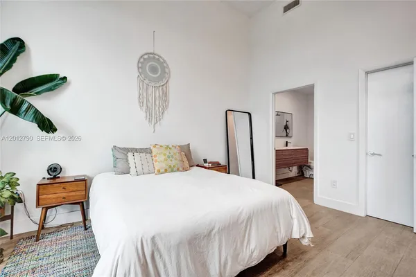 $4,400 | 1900 North Bayshore Drive, Unit 816, Miami, FL 33132