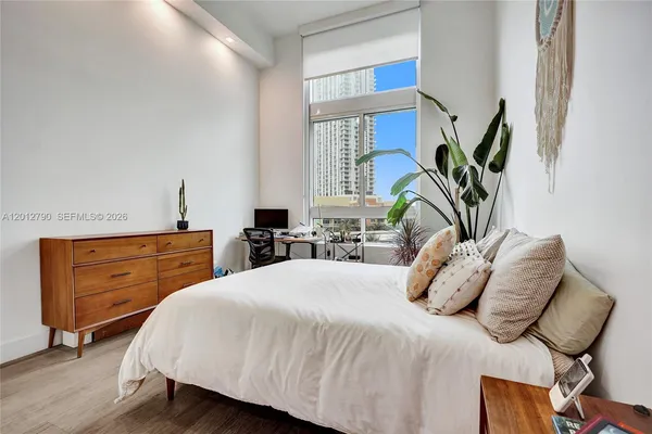 $4,400 | 1900 North Bayshore Drive, Unit 816, Miami, FL 33132