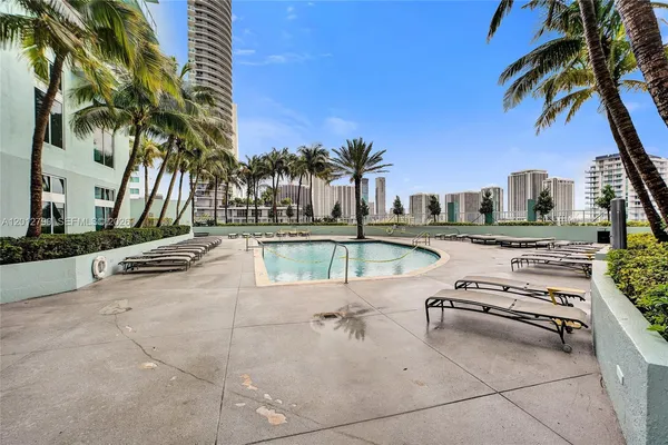 $4,400 | 1900 North Bayshore Drive, Unit 816, Miami, FL 33132