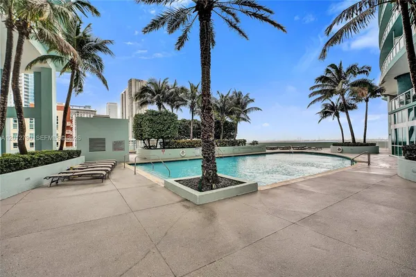 $4,400 | 1900 North Bayshore Drive, Unit 816, Miami, FL 33132