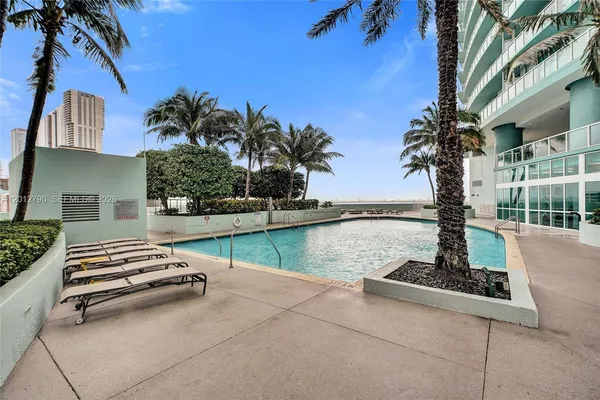 $4,400 | 1900 North Bayshore Drive, Unit 816, Miami, FL 33132
