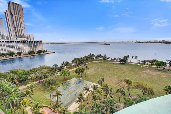 $4,400 | 1900 North Bayshore Drive, Unit 816, Miami, FL 33132