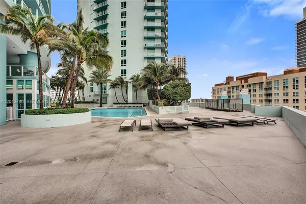 $4,400 | 1900 North Bayshore Drive, Unit 816, Miami, FL 33132