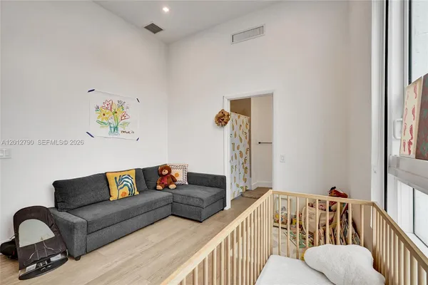 $4,400 | 1900 North Bayshore Drive, Unit 816, Miami, FL 33132