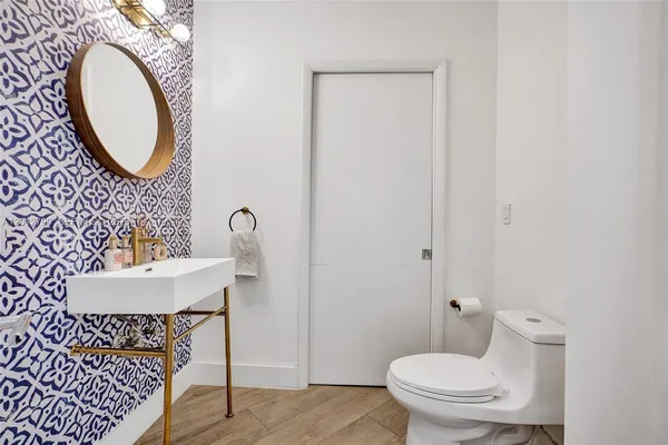 $4,400 | 1900 North Bayshore Drive, Unit 816, Miami, FL 33132