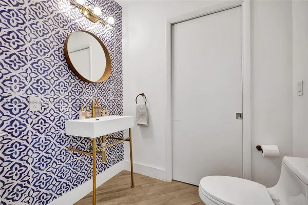 $4,400 | 1900 North Bayshore Drive, Unit 816, Miami, FL 33132