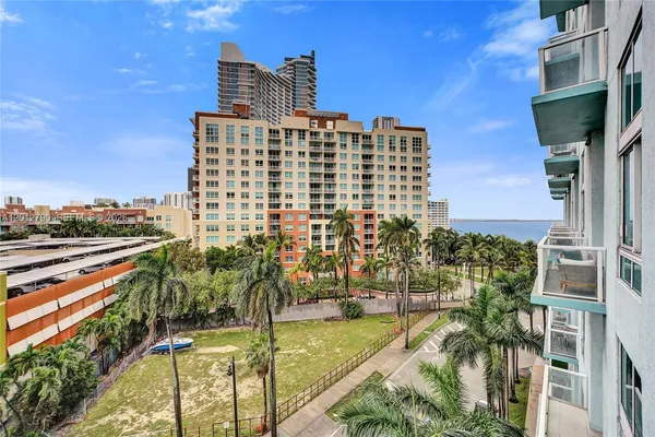 $4,400 | 1900 North Bayshore Drive, Unit 816, Miami, FL 33132